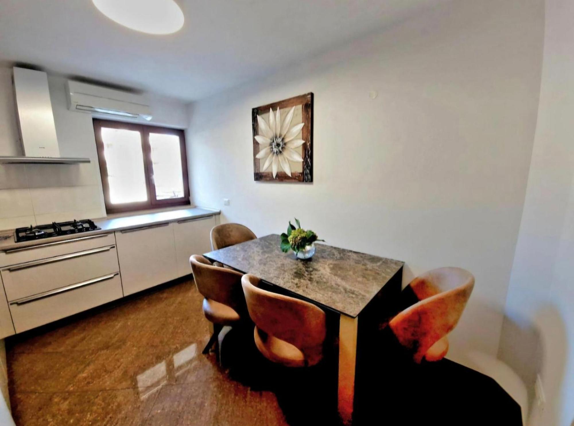 Cerin Apartman *